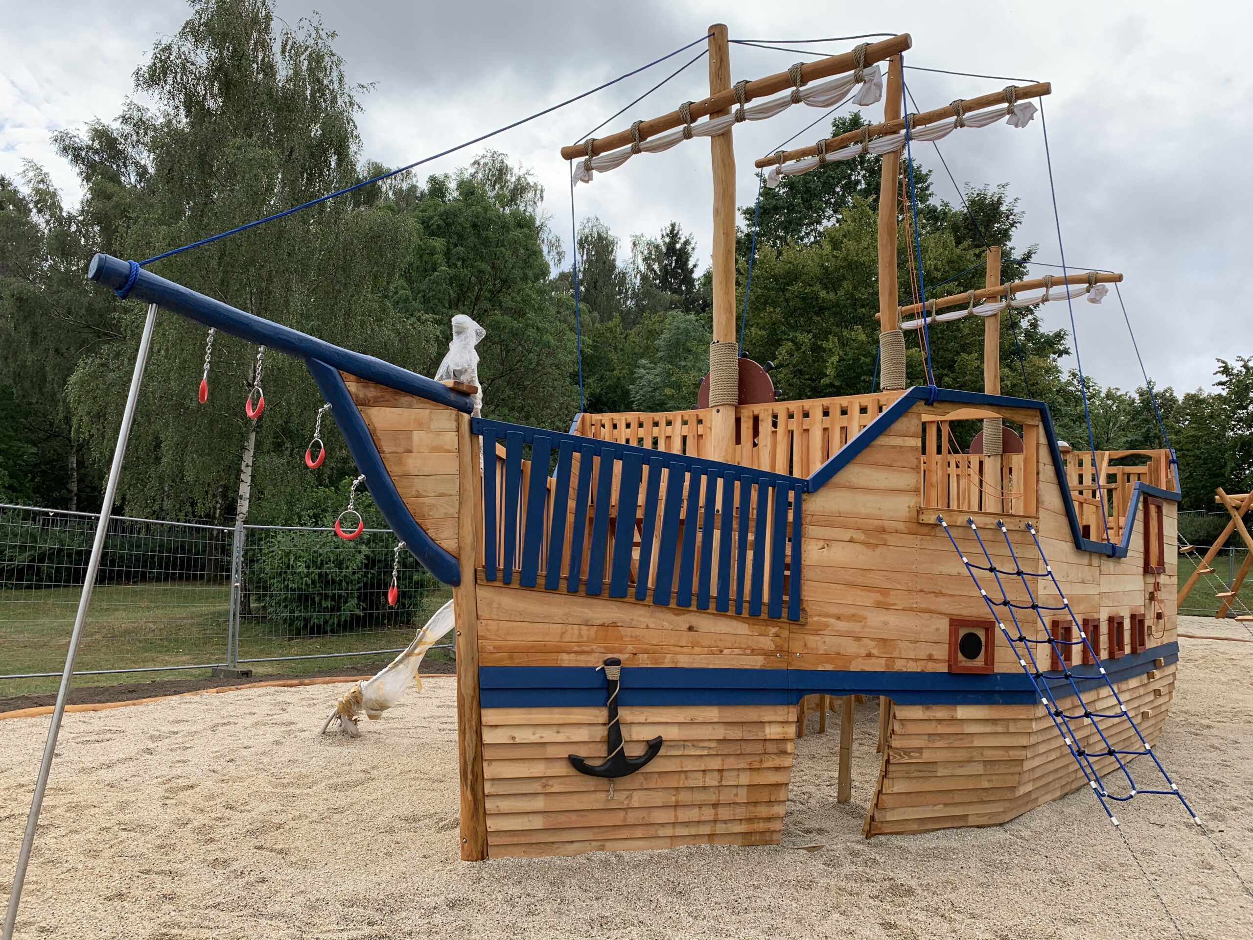 naturholz-k-stner-individuelle-spielpl-tze-aus-naturholz
